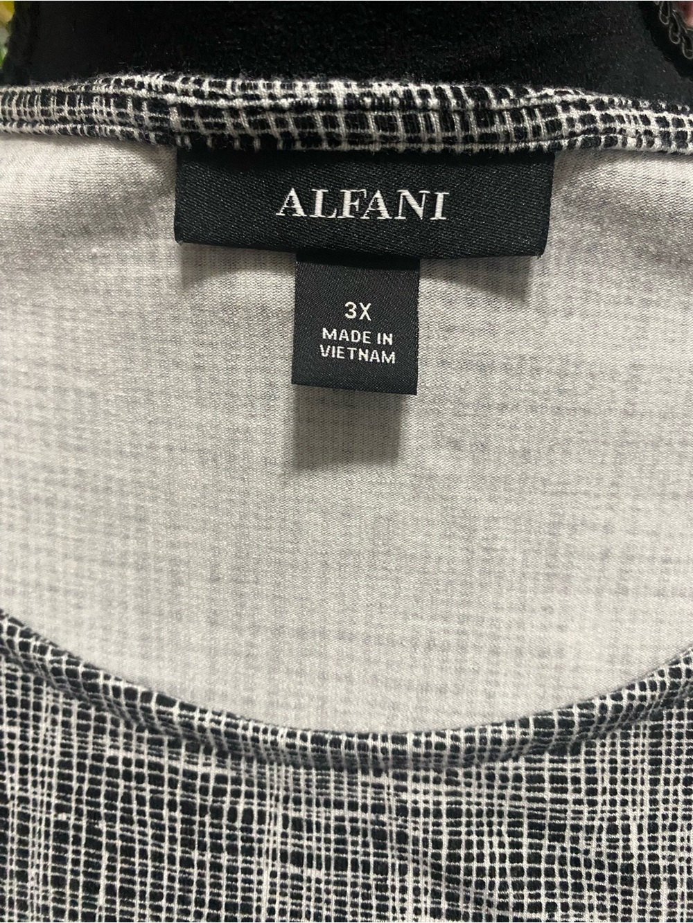 Alfani Two-Tone Top - Picture 3 of 3